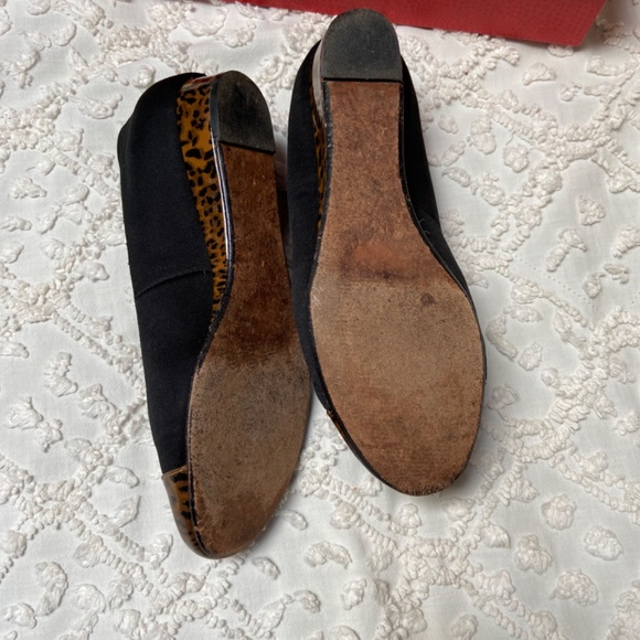 Donald Pliner Julie black crepe elastic with tortoise shell wedge heel size 9.5 - Picture 7 of 8